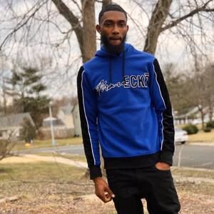 Meet your Posher, Zay